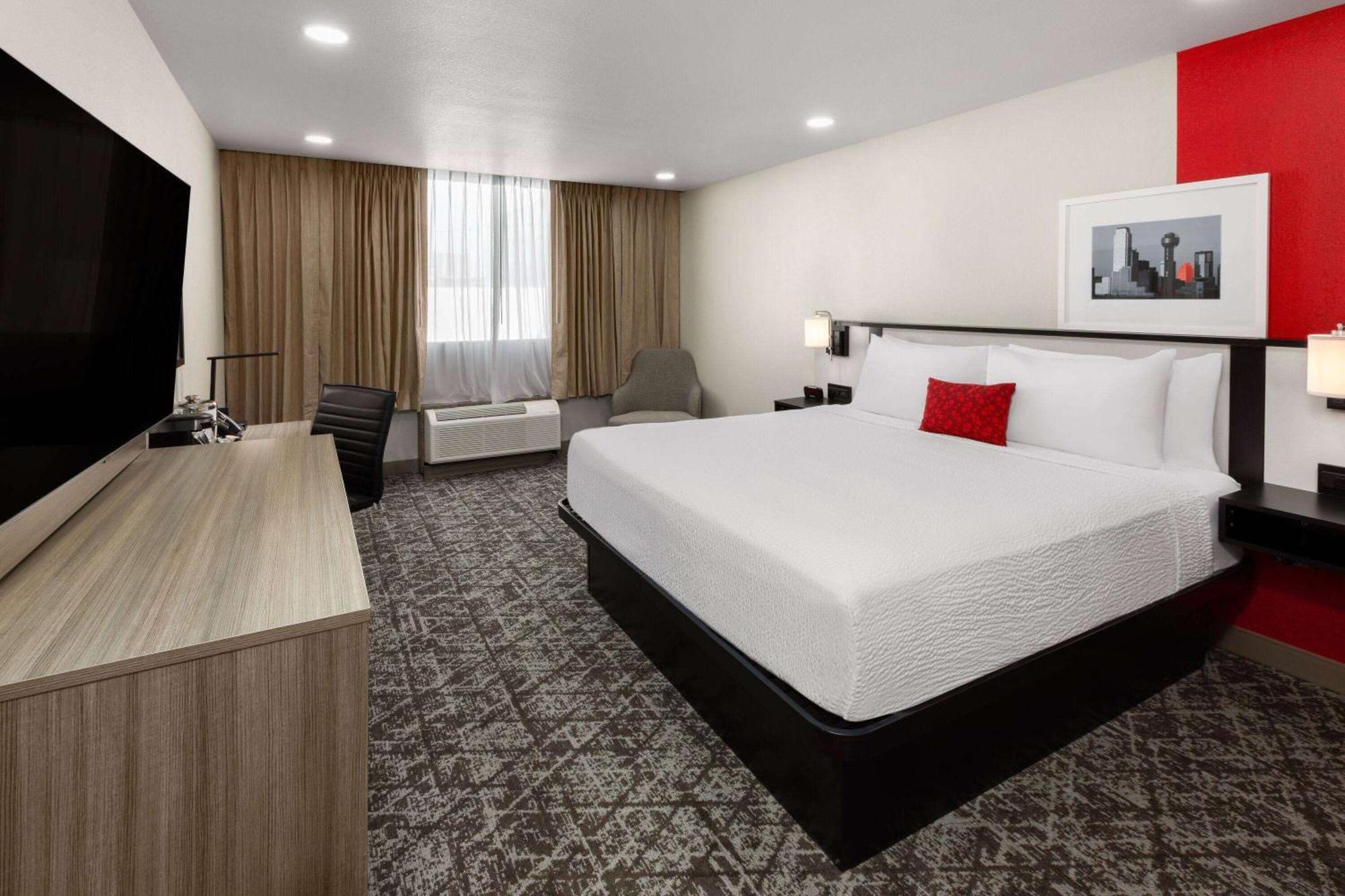 Ramada By Wyndham Dfw Airport Hotel Ървинг Екстериор снимка