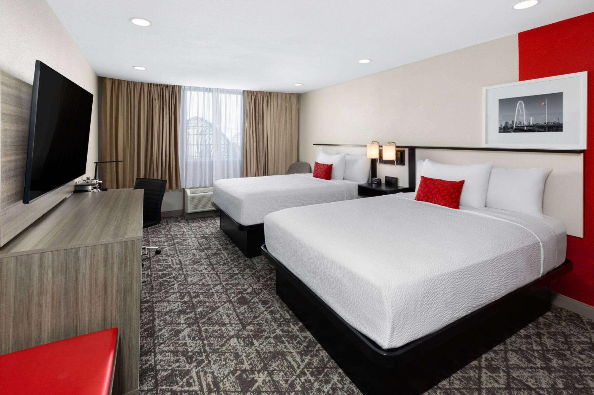 Ramada By Wyndham Dfw Airport Hotel Ървинг Екстериор снимка